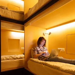 Central Baku Hostel بيت شباب باكو