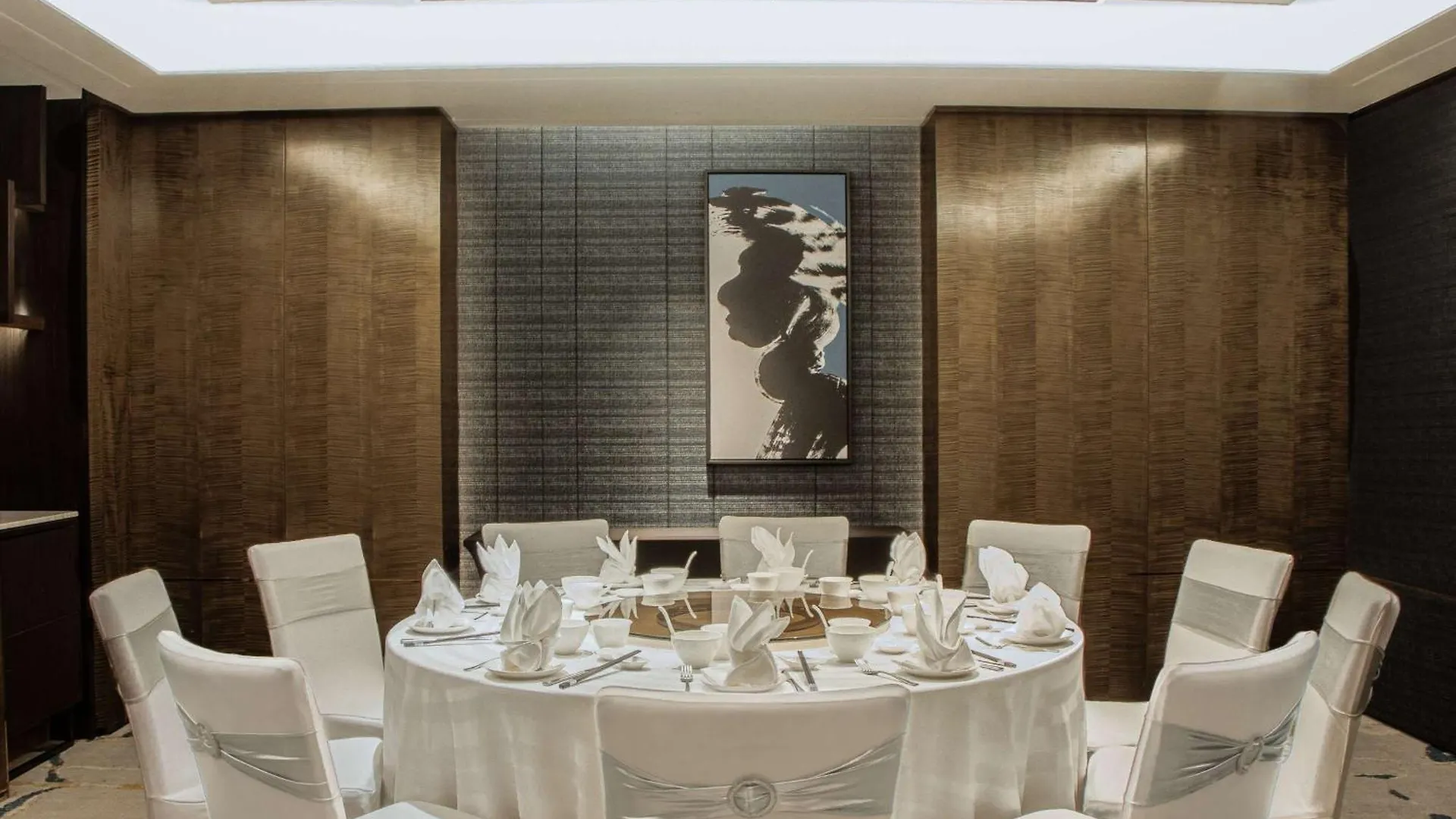 Отель Sofitel Kuala Lumpur Damansara 5*,